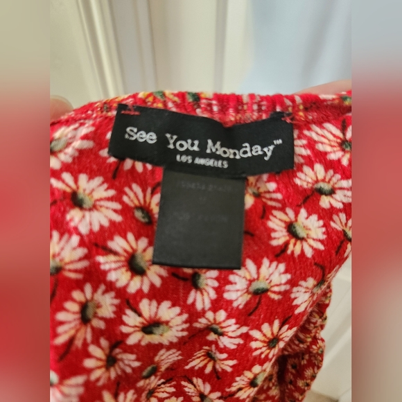 See you Monday off the shoulder red romper w/ yellow daisies Size M | Like New - Picture 6 of 11